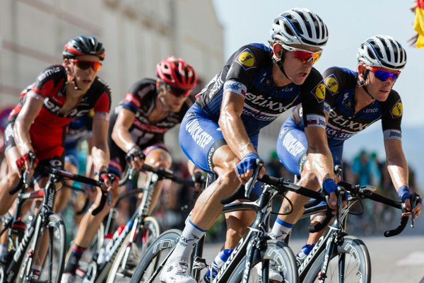 What Are the Key Components of an Altitude Training Camp for Competitive Cyclists?